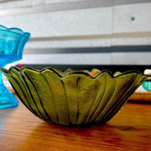 Anchor Hocking Avocado Flower Bowl